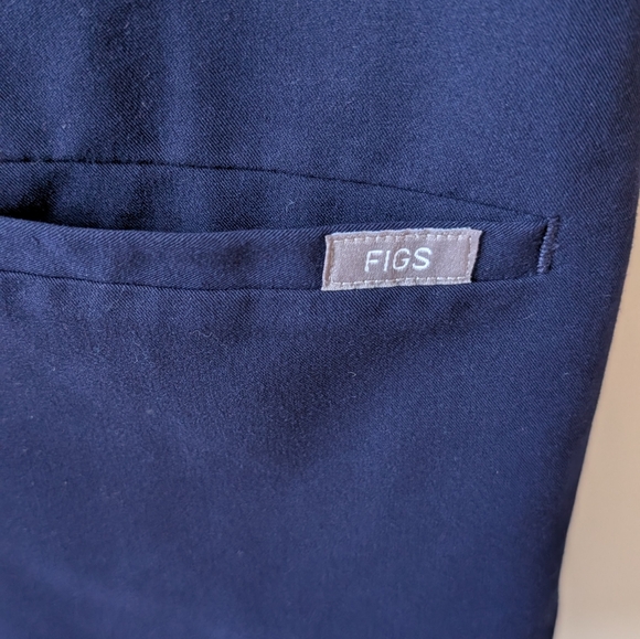 Figs Technical Collection Womens Navy Blue Scrub Top Size Small - Picture 5 of 6